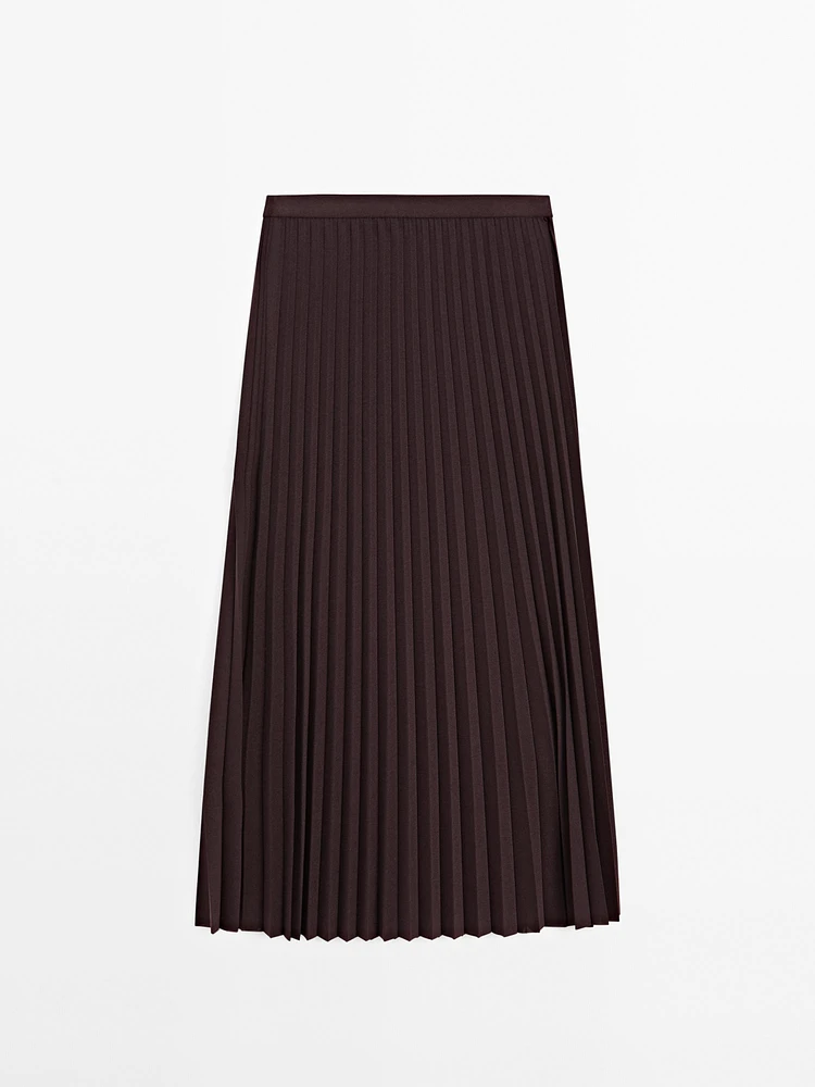 Long pleated flared skirt