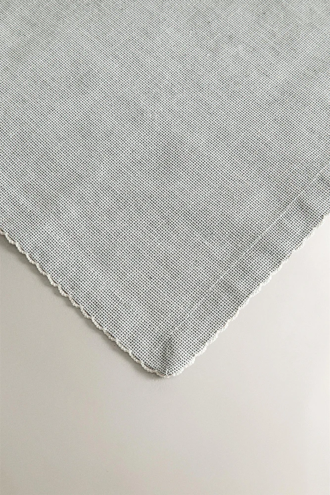 SCALLOPED NAPKINS