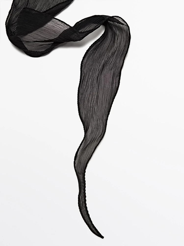 Tie scarf