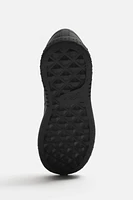 RETRO STYLE SNEAKERS