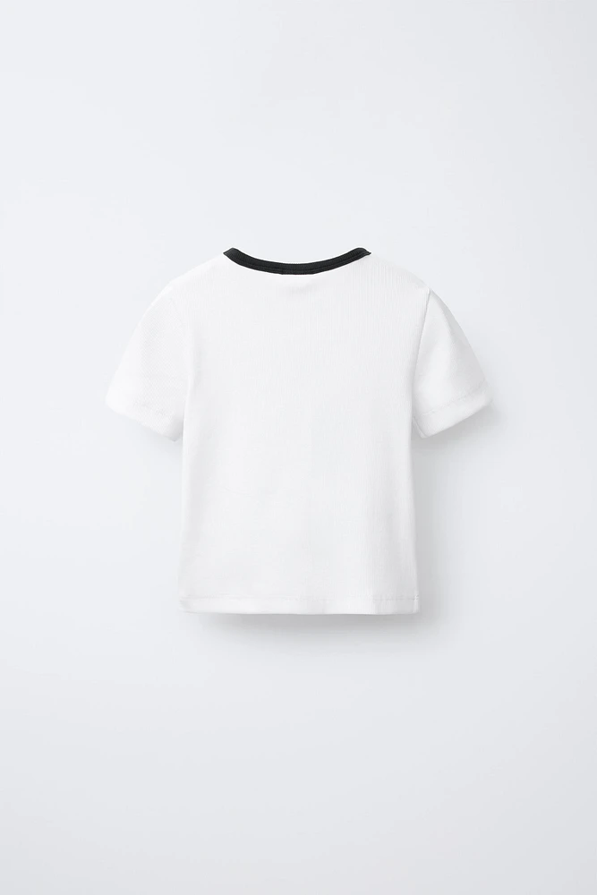 CONTRAST TEXT RIBBED T-SHIRT