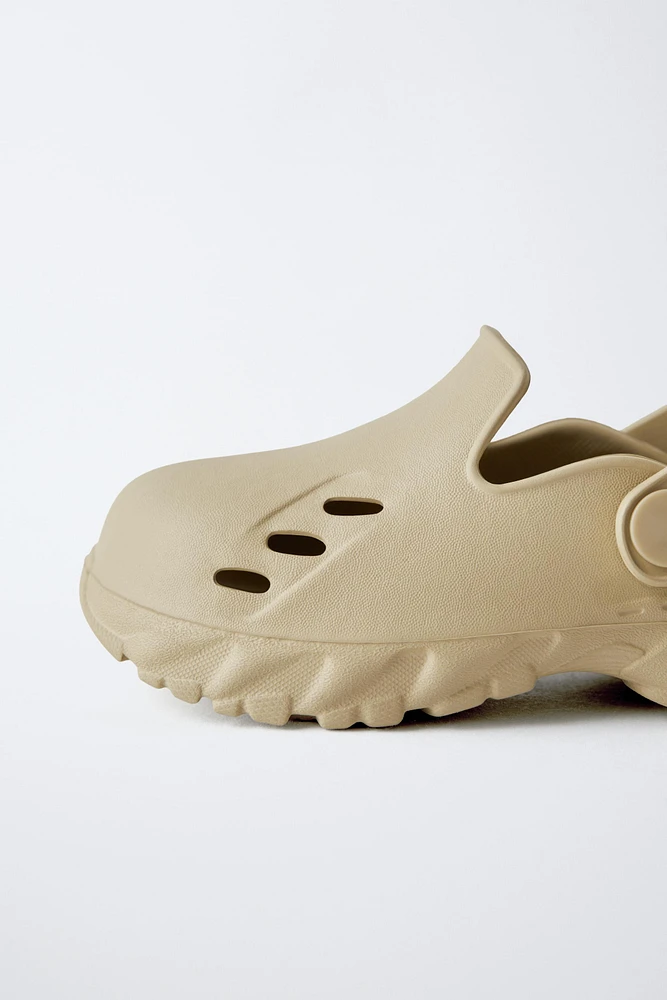 RUBBER CLOGS