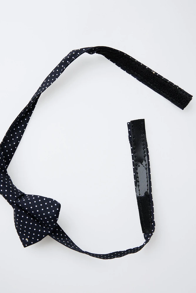 SUPER STRETCH SHIRT WITH REMOVABLE BOW TIE