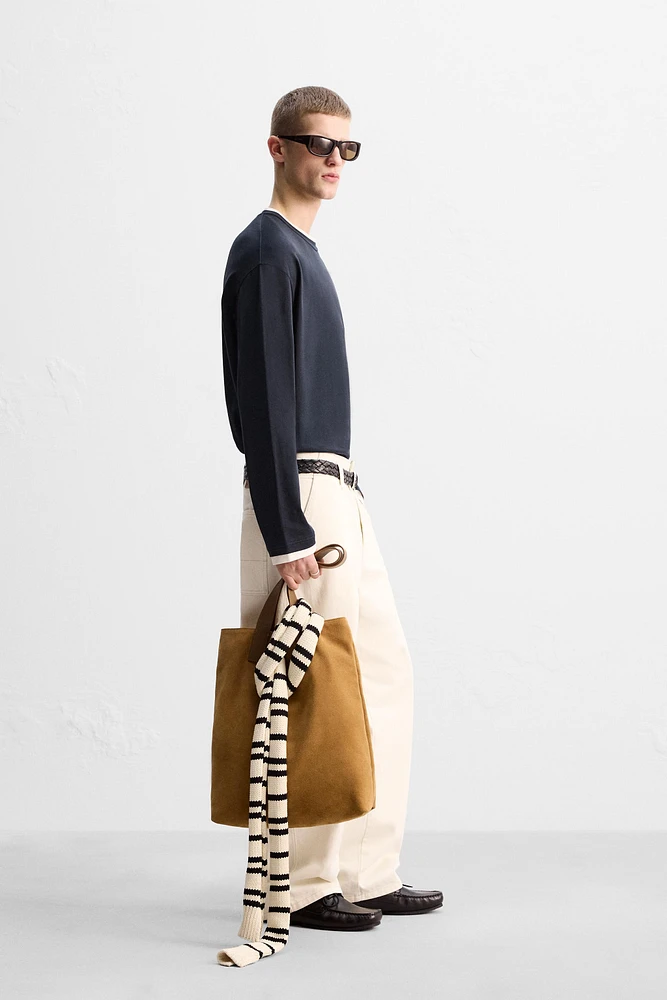 LIMITED EDITION CONTRAST NECK T-SHIRT