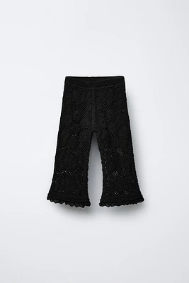 PANTALON EN MAILLE AU CROCHET AVEC DENTELLE