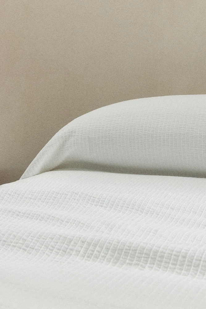TEXTURED CHENILLE BEDSPREAD