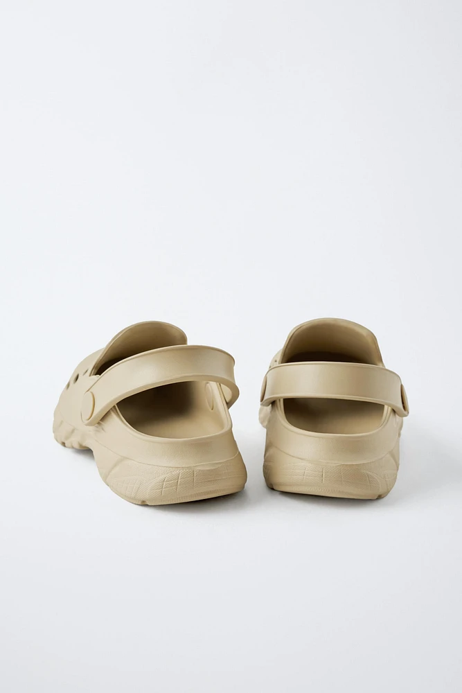RUBBER CLOGS