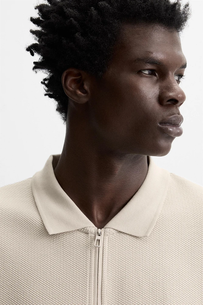 TEXTURED ZIPPER JACKET