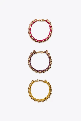 LOT DE 3 BRACELETS EN TISSU ET BIJOUX