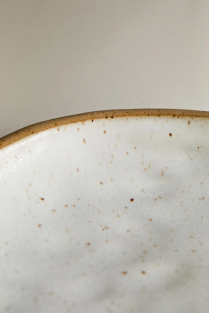 TEXTURED OVAL SERVING DISH