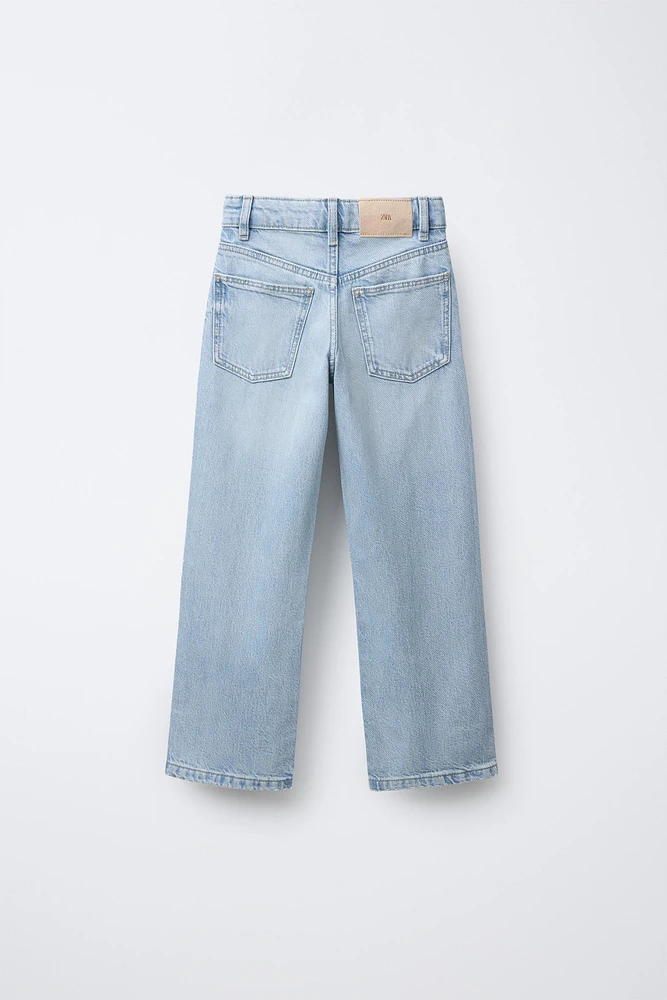 STRAIGHT LEG JEANS