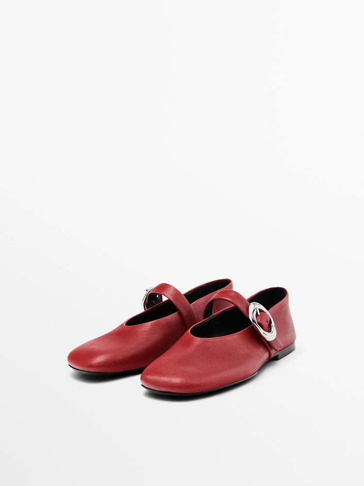Leather ballet flats with buckle