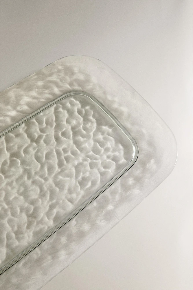 ACRYLIC TRAY WITH TEXTURED EDGE