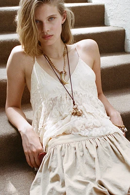 TOP WITH RUFFLED STRAPS