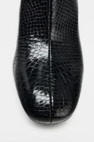 BOTTINES À TALONS AVEC RELIEF