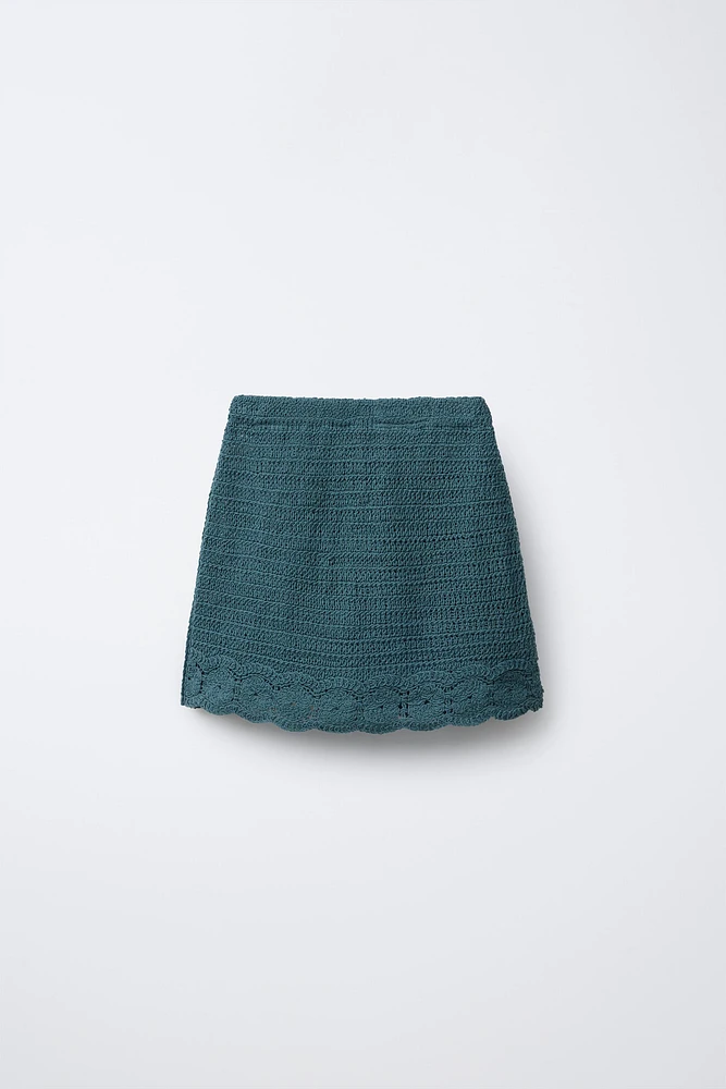 JUPE EN MAILLE DE CROCHET À FLEURS
