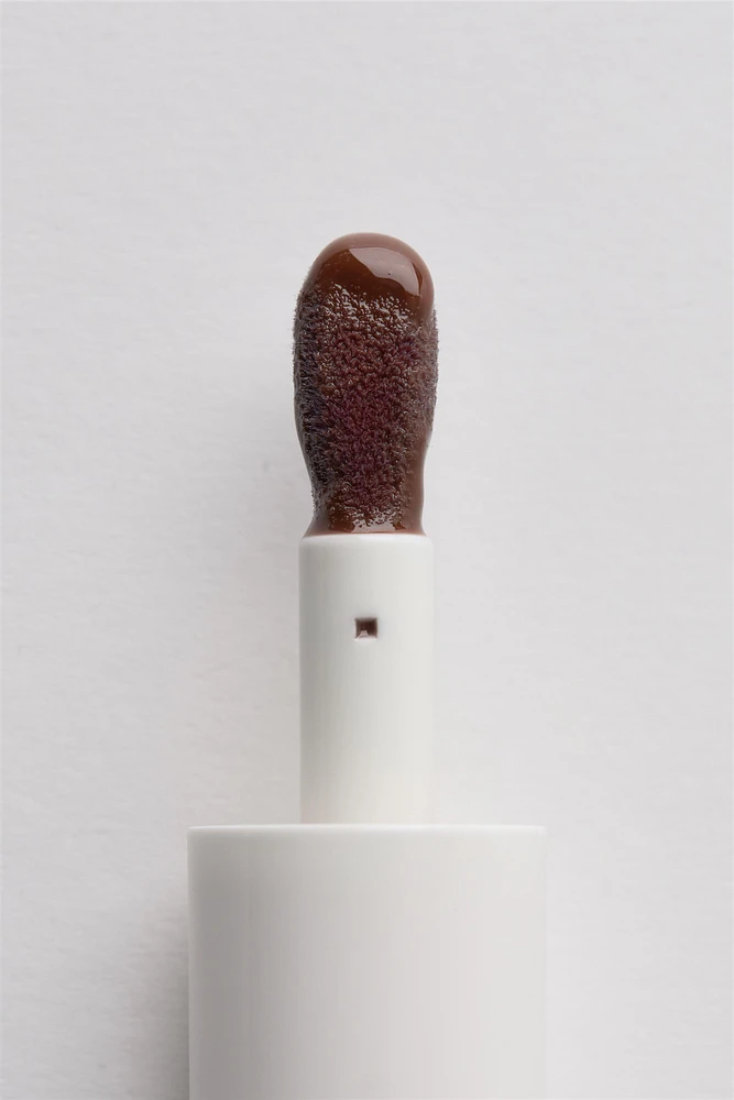 LIP OIL