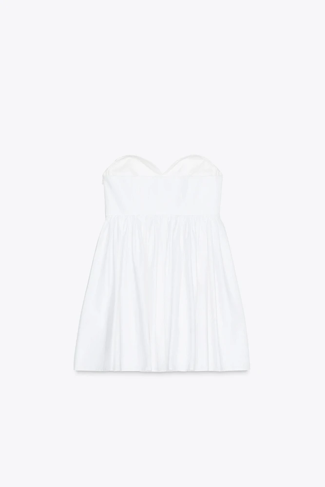 ROBE COURTE AVEC DÉCOLLETÉ EN CŒUR