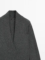 Pull en maille perlée à col effiloché