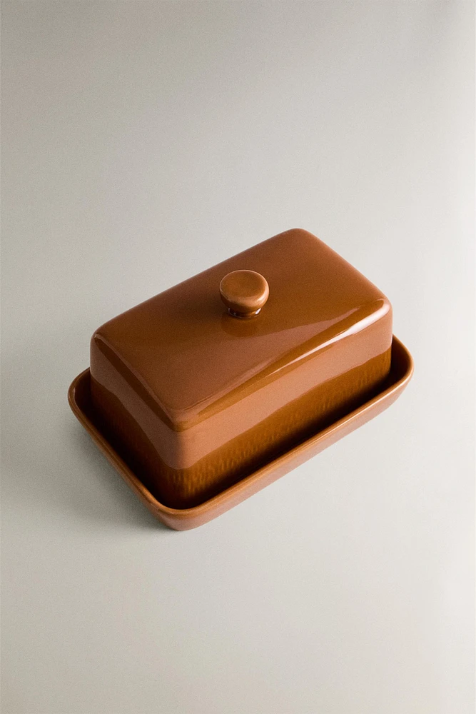 CARAMEL STONEWARE BUTTER DISH