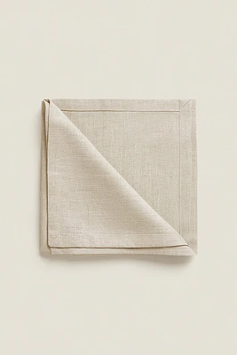 SET OF PLAIN-COLORED LINEN NAPKINS