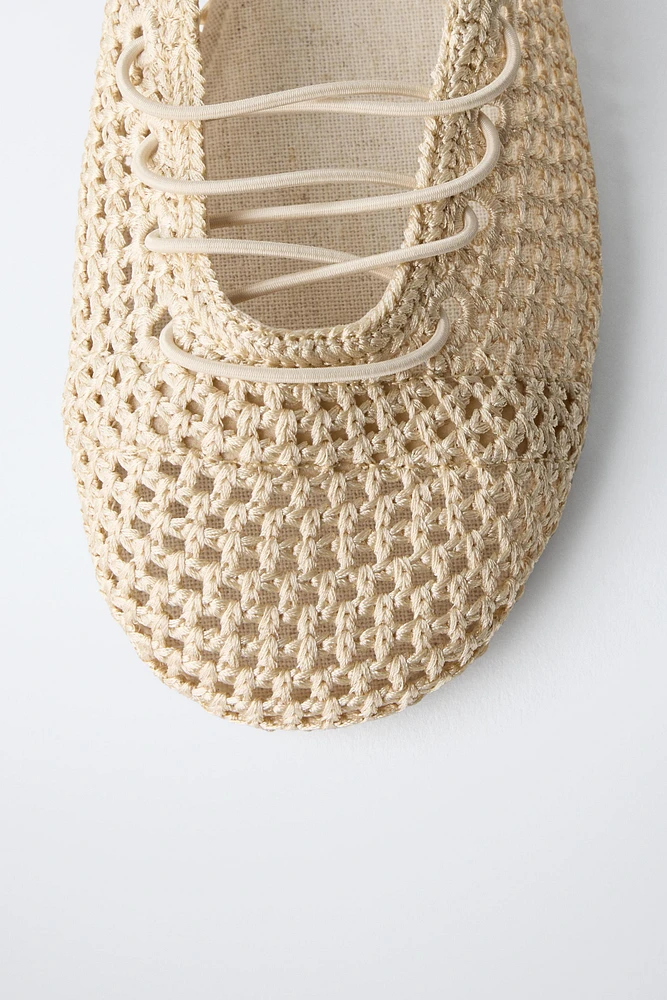 BALLERINES À LACETS EN CROCHET