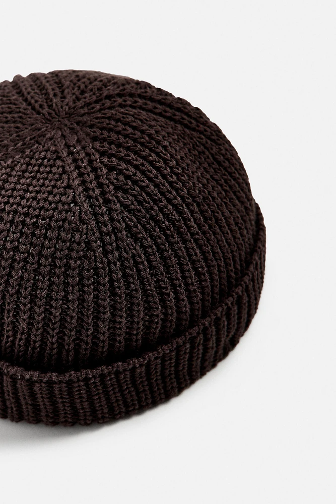 SHORT KNIT HAT