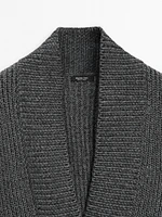 Pull en maille perlée à col effiloché