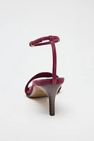 SANDALES À TALONS MI-HAUTS EN DAIM
