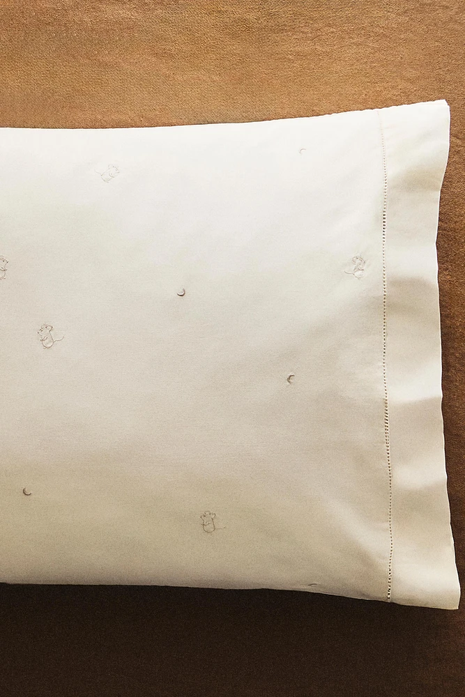 TAIE D’OREILLER ENFANT BRODERIE PETITES SOURIS