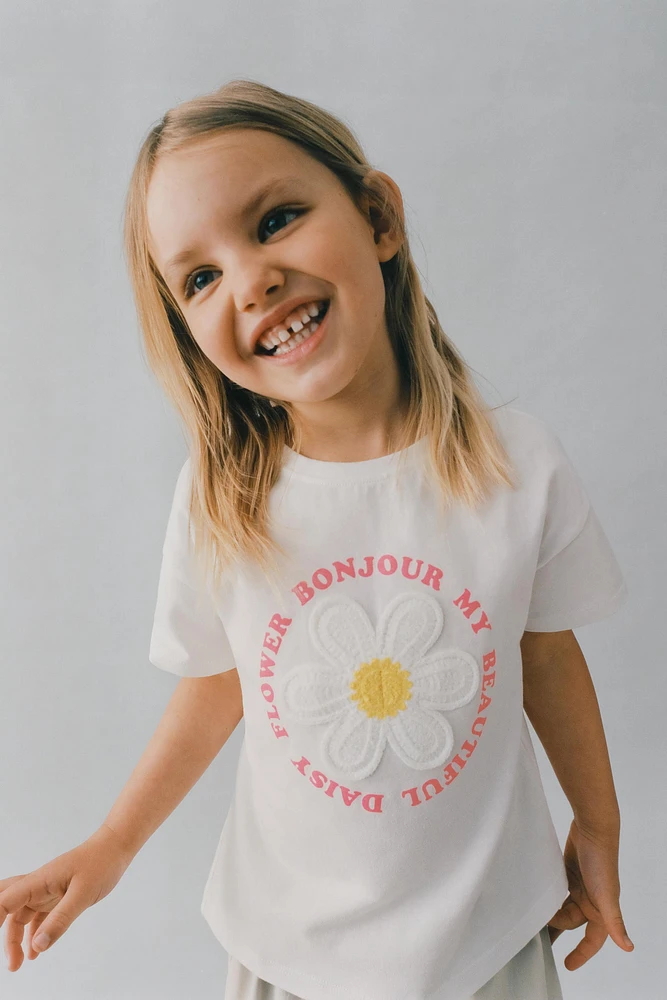 RUFFLED PATCH T-SHIRT
