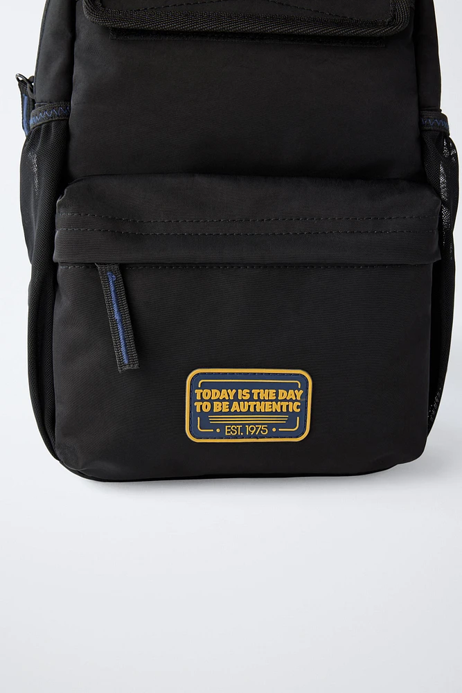 MULTI-POCKET CROSSBODY BAG