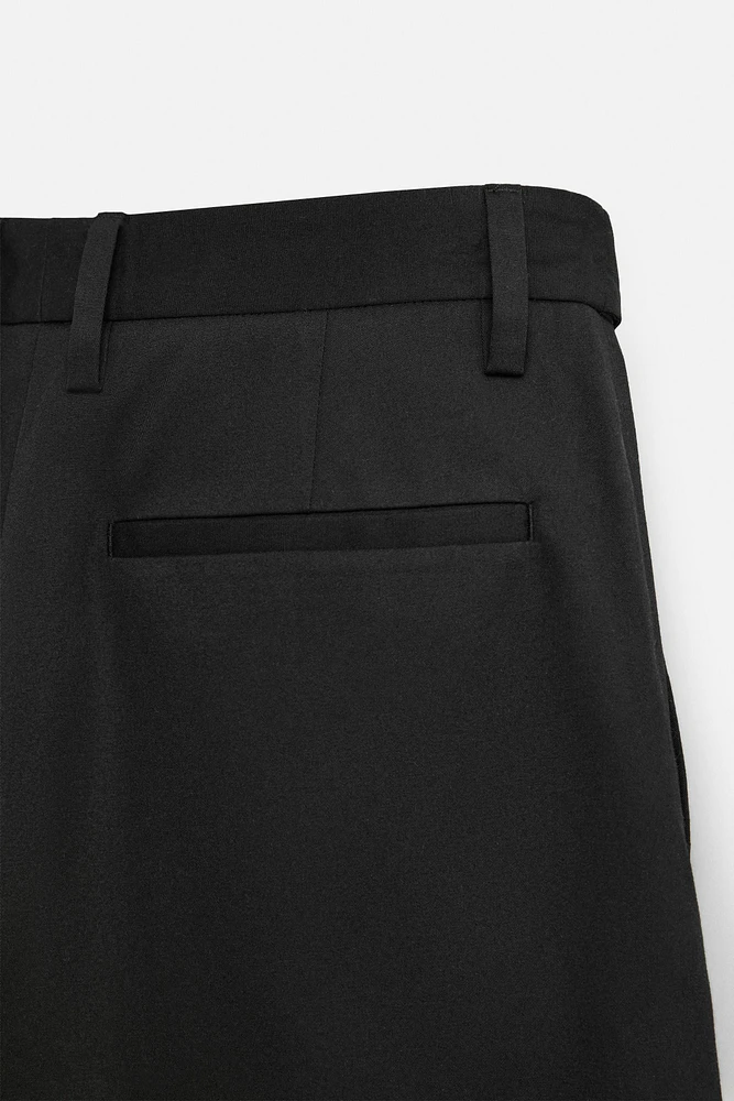 BELTED PLEATED SHORTS