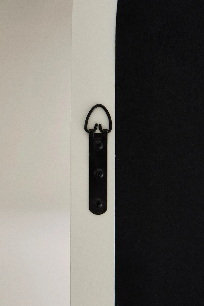 FULL LENGTH MIRROR WITH A WOODEN BOW