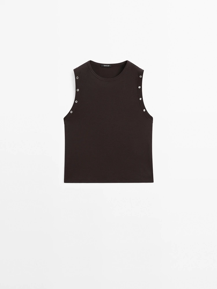 Cropped T-shirt with eyelets