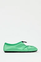 SATIN EFFECT RUCHED BALLET FLATS