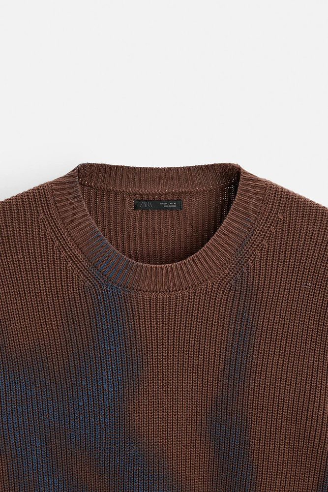 SPRAY PRINT SWEATER
