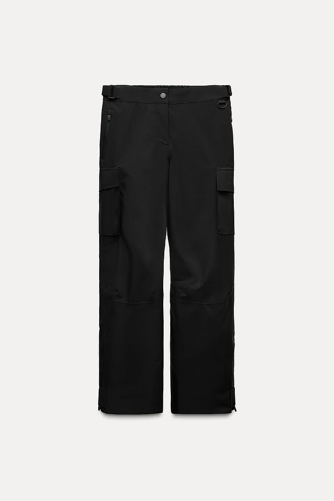 PANTALON STYLE MILITAIRE AVEC TISSU RÉSISTANT À L'EAU
 ET COUPE-VENT TECHNOLOGIE RECCO® COLLECTION SKI