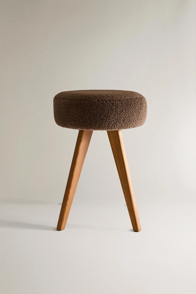 TABOURET EFFET PEAU D’AGNEAU