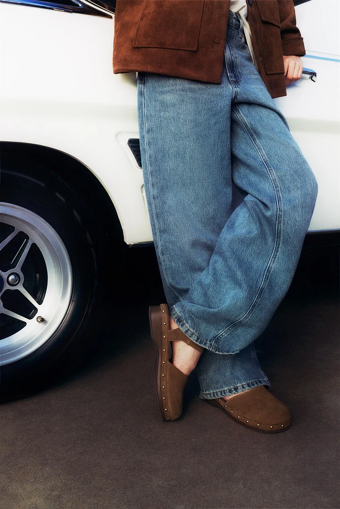 SPLIT LEATHER CLOGS
