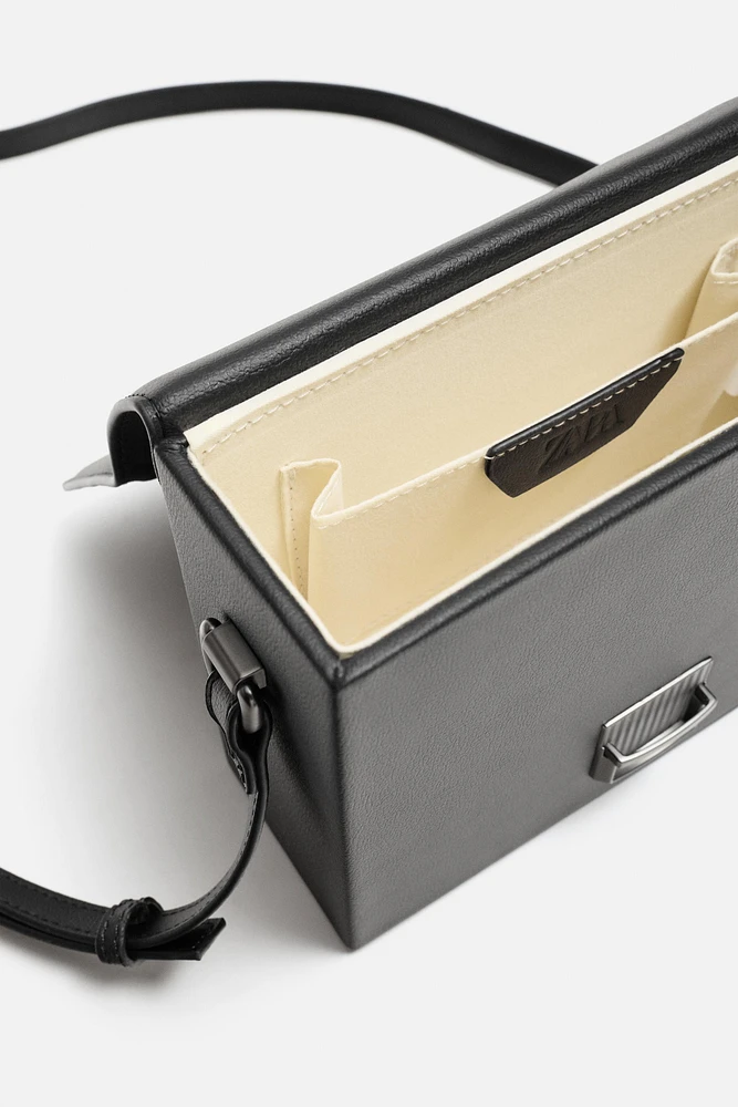 CROSSBODY BOX BAG