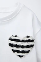 T-SHIRT À POCHE CŒUR EN CROCHET
