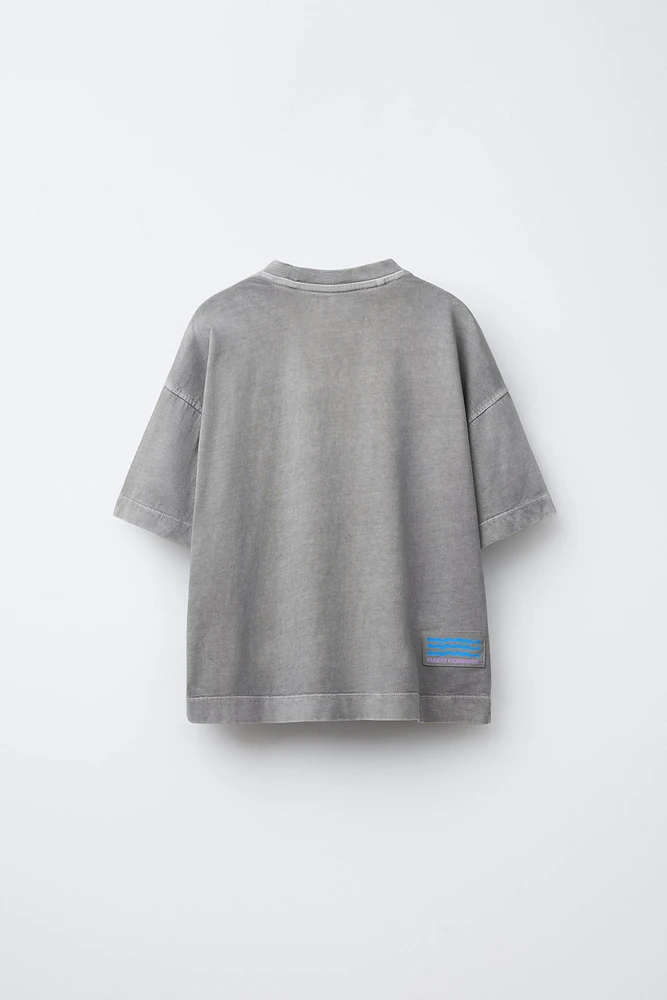 ENSEMBLE TEINT EN PIÈCE T-SHIRT ET BERMUDA IMPRIMÉ