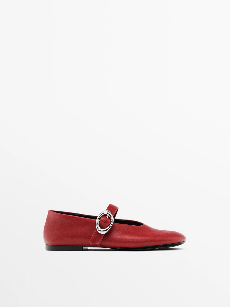 Leather ballet flats with buckle