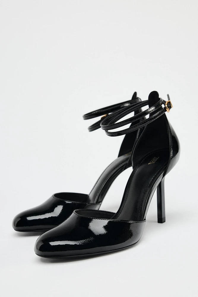CHAUSSURES À TALONS EFFET VERNI