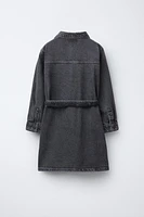 ROBE EN JEAN À CEINTURE