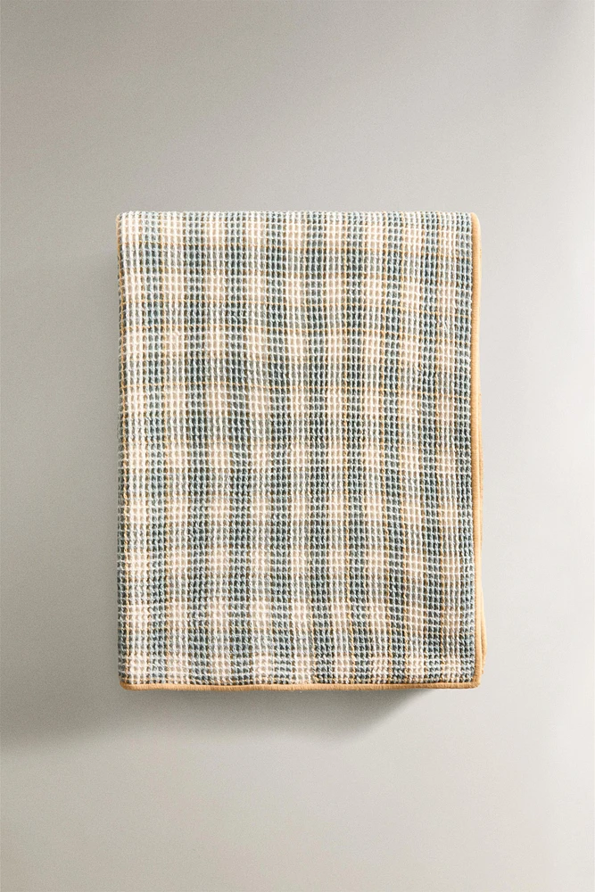 CHECK WAFFLE-KNIT BLANKET