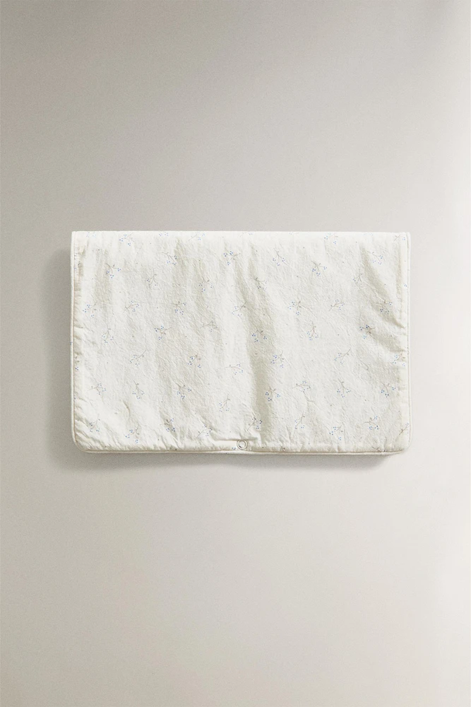 FLORAL BABY WIPE HOLDER