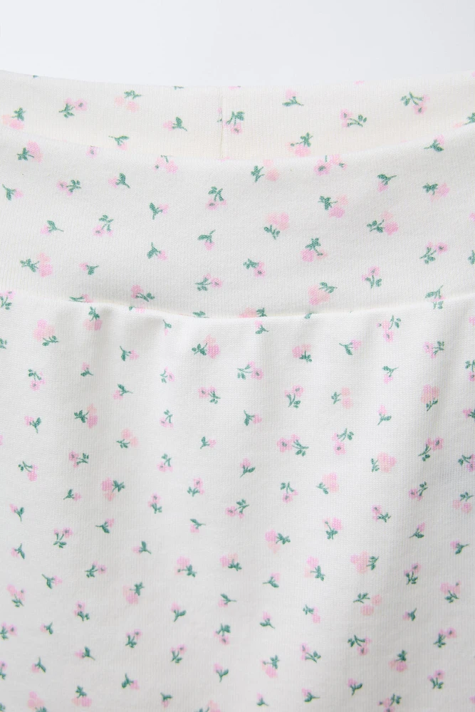 ENSEMBLE T-SHIRT ET JAMBIÈRES À FLEURS