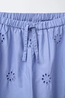 PANTALON DROIT À BRODERIES